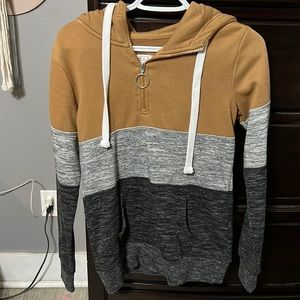 Hooded 3/4 zip